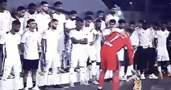 Đội bóng vô địch từ chối nâng cúp: Bí mật đằng sau hành động của Saudi Arabia