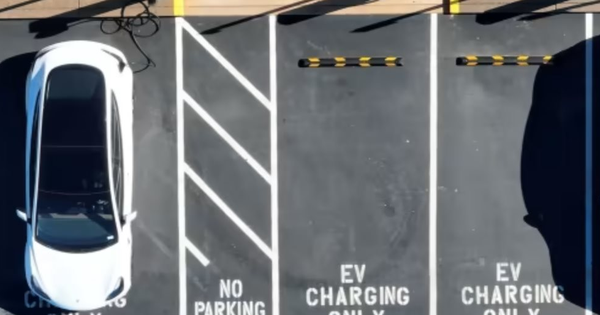 Động thái mạnh tay của Tesla khiến cả ngành công nghiệp phải rung động