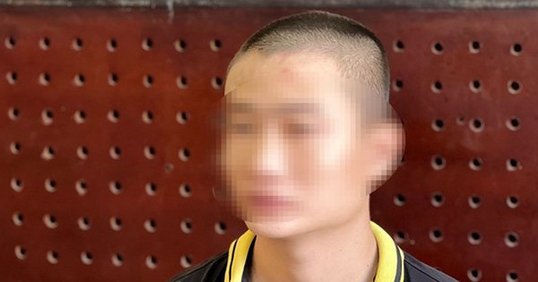 Nam thanh niên bị bắt khi mua chuẩn bị chém người với giá 5 triệu đồng