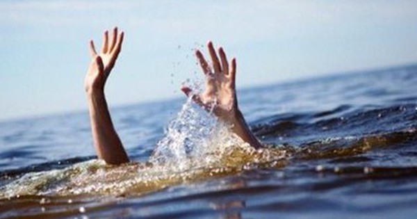 Bãi biển Quảng Ninh: 1 người chết, 4 du khách đuối nước trong chuyến tắm biển