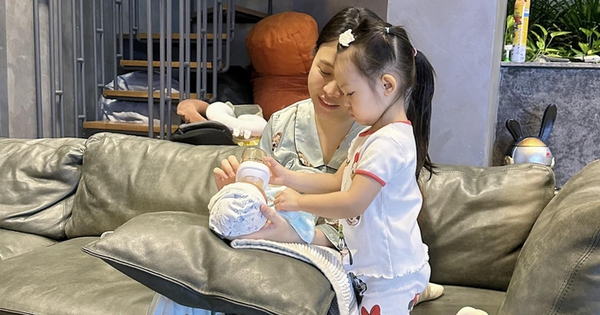 Đàm Thu Trang chia sẻ khoảnh khắc đáng yêu cùng con gái 3 tuổi
