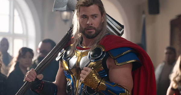 Chris Hemsworth lên tiếng: Khó chịu khi phải đóng Thor