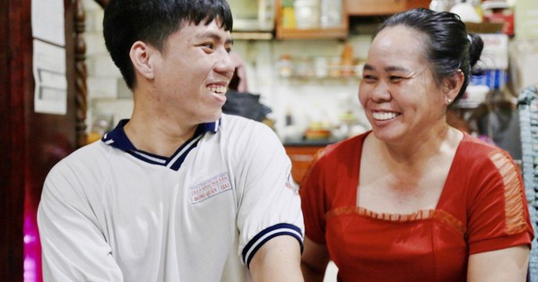 Thiếu niên lớp 7 được nhận học bổng Grab và đồng cảm với lời hứa tự hào của ba mẹ