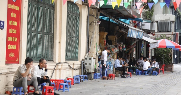 Nắng hè Hà Nội làm đói hàng quán vỉa hè, chưa tìm được lối thoát?