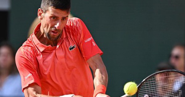 Alcaraz gục ngã vì chấn thương, Djokovic sắp đăng quang tại Roland Garros