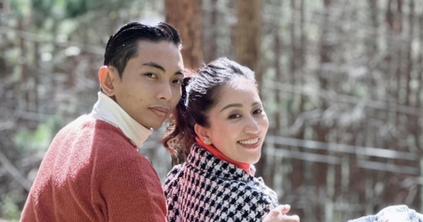 Mẹ bầu Khánh Thi xuất hiện thật xinh đẹp bên ông xã Phan Hiển