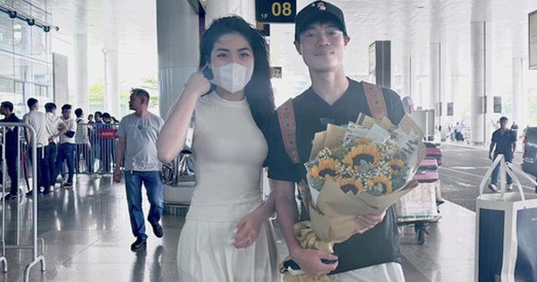 Văn Toàn trở lại quê nhà cùng tuyển Việt Nam