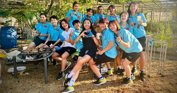 Được biết thêm về nghệ thuật nấu ăn của Huỳnh Như và Hải Yến, đồng đội tuyển nữ Việt Nam đầy sức sống