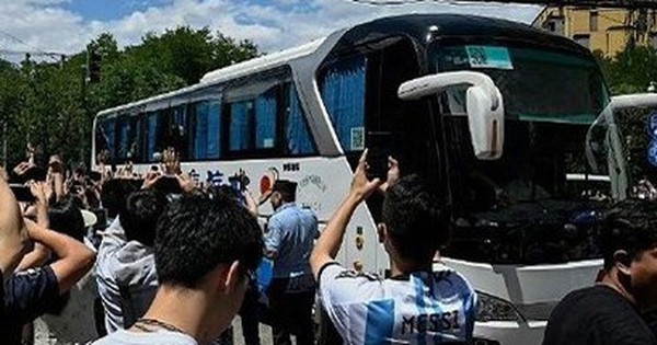 NHM Trung Quốc quá đam mê, đối thủ của Messi và đồng đội gặp khó trước sức ép từ fan hâm mộ
