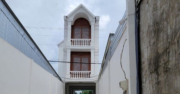 Những bí mật đằng sau ngôi nhà bỏ trống tầng 1 làm đường đi ở Cần Thơ