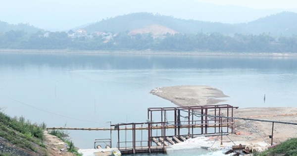 Cứu vãn sông Đà bằng trạm bơm nước khẩn cấp