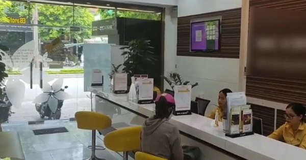Nhân viên ngân hàng gây sốc khi tài trợ gần 1 tỷ đồng, khách hàng hoảng sợ báo Công an