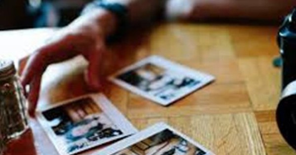 Thu hút tình cũ bằng những bức ảnh gợi cảm - Chiêu thức không thể bỏ qua