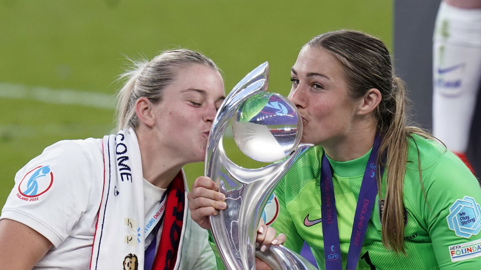 Alessio Russo's Stunning Move to Arsenal Leaves England Striker Mary Earps Struggling to Accept