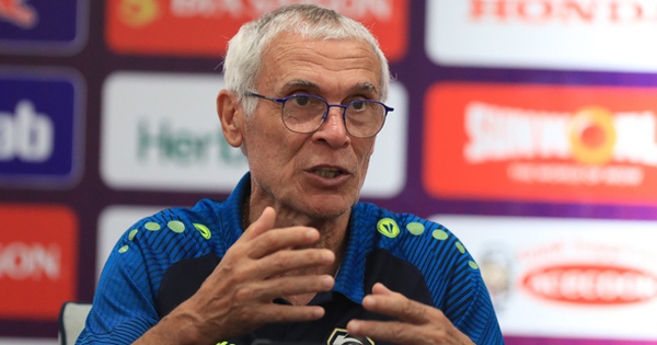 Tiết lộ: HLV ĐT Syria ghi điểm đặc biệt với 3 cầu thủ Việt Nam