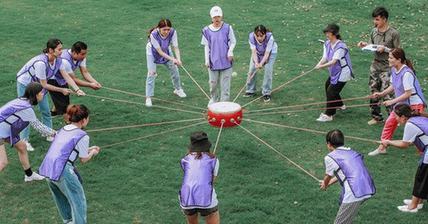 Chế độ trò kém duyên của sếp trong team building: Bí quyết hài hước thu hút sự chú ý