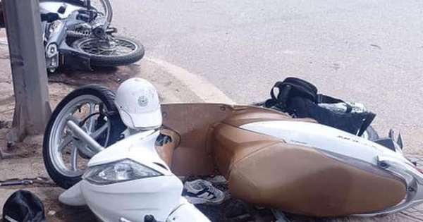 Đụng độ giao thông kinh hoàng tại Hà Nội: 3 người bị thương nặng