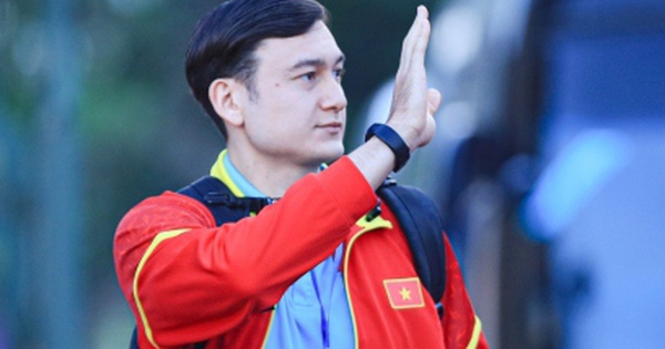 Dàn sao ĐT Việt Nam đắm chìm trong tình yêu của CĐV tại chảo lửa Thiên Trường