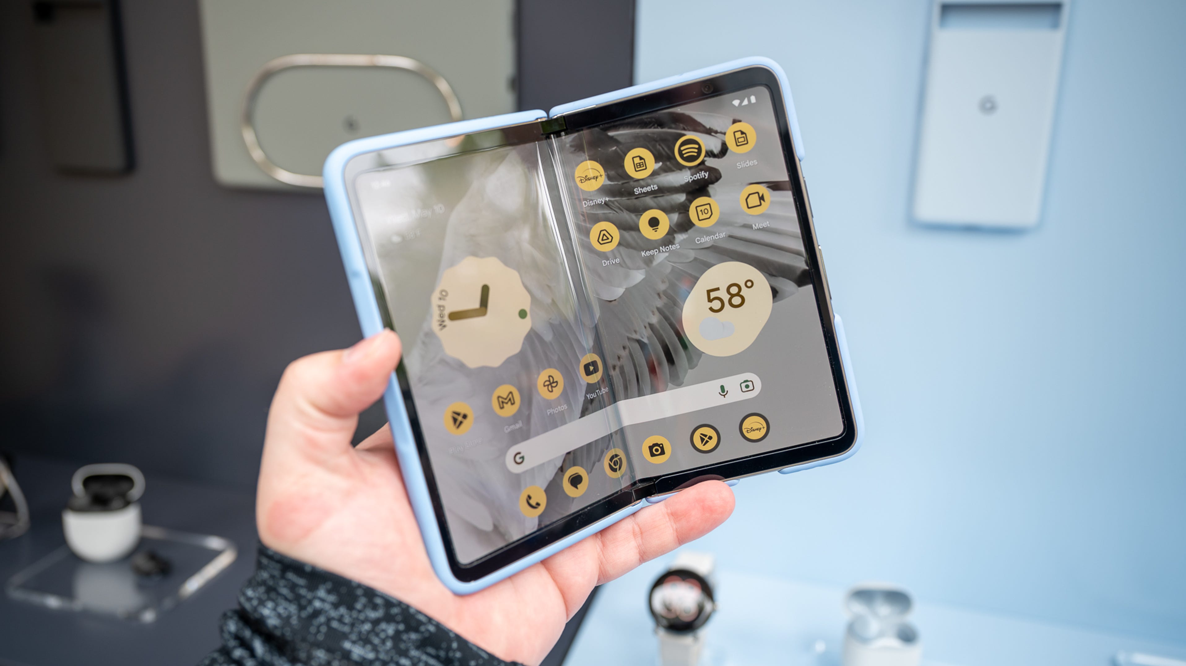 Unveiling the Revolutionary Pixel Fold: Secure Your Pre-Order with AT&T and Verizon