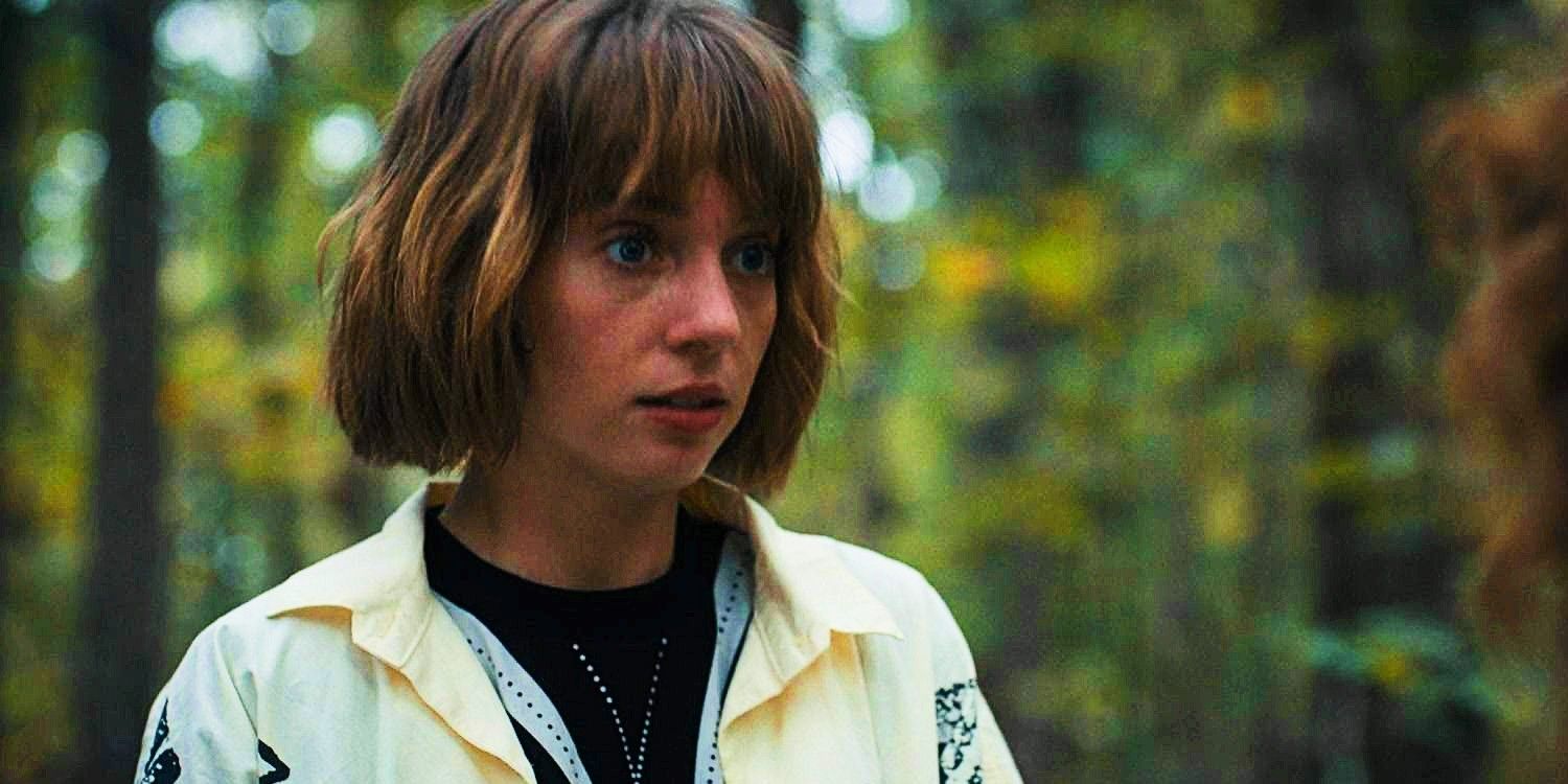 Stranger Things Star Maya Hawke Opens Up About Robin's Love Life