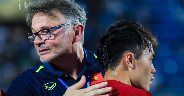 HLV Troussier tâm sự về thành tích hơn cùng ĐT Việt Nam