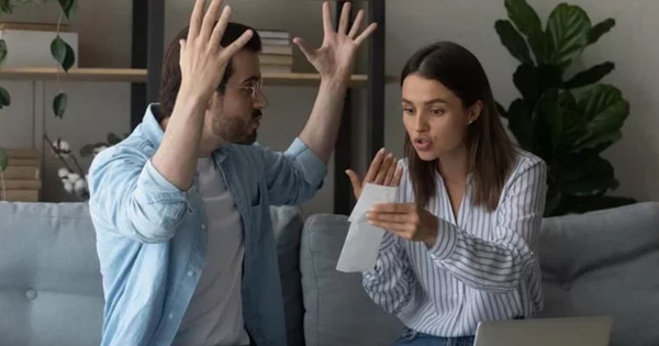 Tôi hoảng sợ tới mức không thể kìm nén khi chồng tôi từ chối chuyển nhà vì một lý do không thể tin nổi