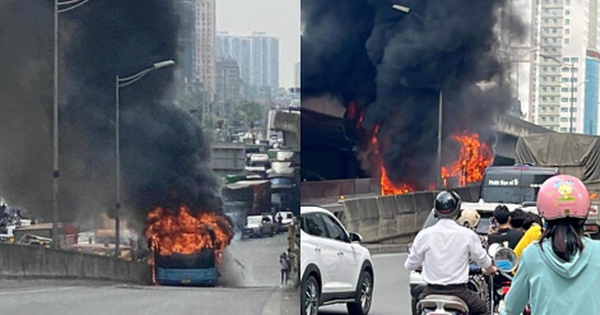 Kinh hoàng! Xe buýt phát hỏa ngay trên đường Vành đai 3 trên cao Hà Nội