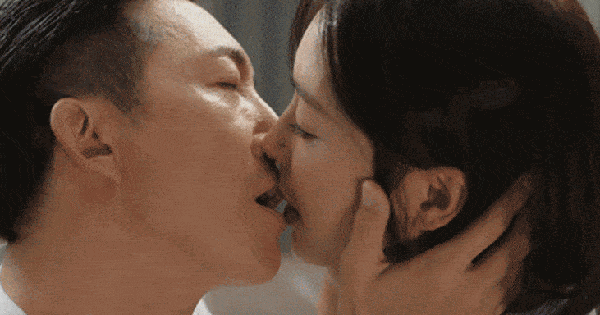 Cảnh hôn nồng nhiệt gây sốt trong lòng khán giả