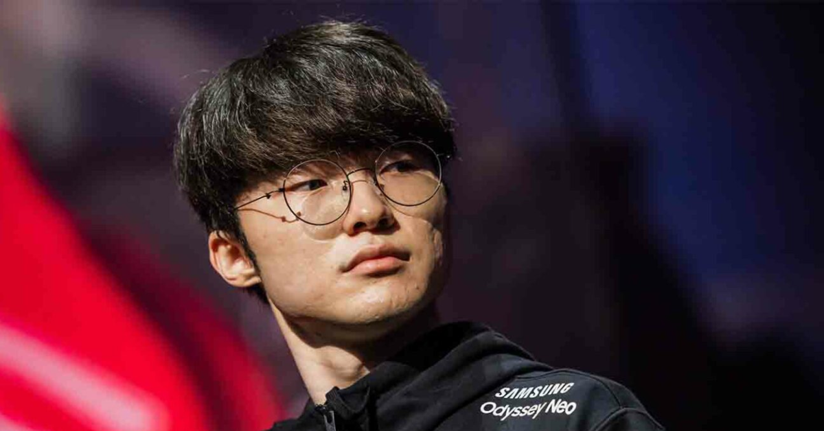 Faker chụp ảnh cùng fan, vô tình lộ áo đấu dự ASIAD - Bất ngờ khiếp hãi!