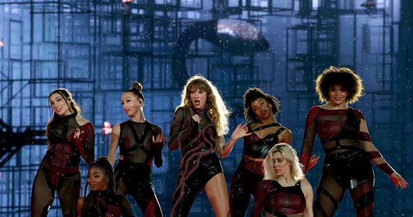 Taylor Swift phá kỷ lục 8 triệu lượt đăng ký mua vé và tăng thêm 3 đêm diễn ở Singapore