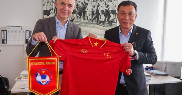 Chủ tịch Liên đoàn bóng đá Đức gợi cảm hứng mạnh mẽ cho tuyển nữ Việt Nam