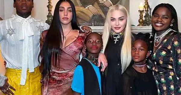 Madonna bất ngờ gỡ bỏ tour diễn!