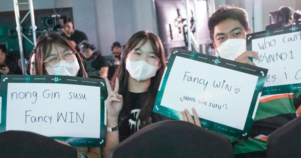 Fan nữ Thái Lan đang gây sốt với tuyển thủ Việt, lý do khiến ai cũng tò mò!