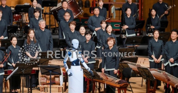 Robot siêu quầy nhạc: Trình làm “nhạc trưởng” điều khiển dàn nhạc đêm diễn ở Seoul, Hàn Quốc