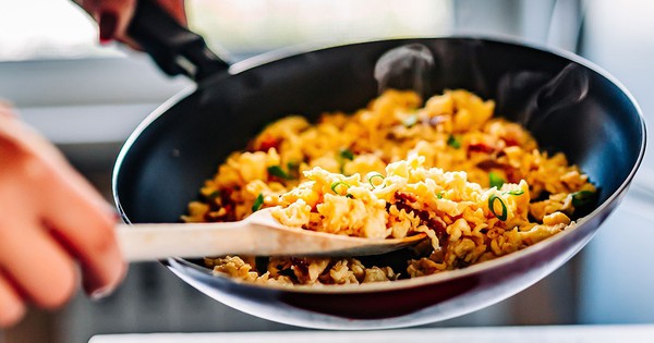 7 sai lầm phổ biến khi nấu ăn làm chậm quá trình trao đổi chất: Chuyên gia dinh dưỡng cảnh báo!