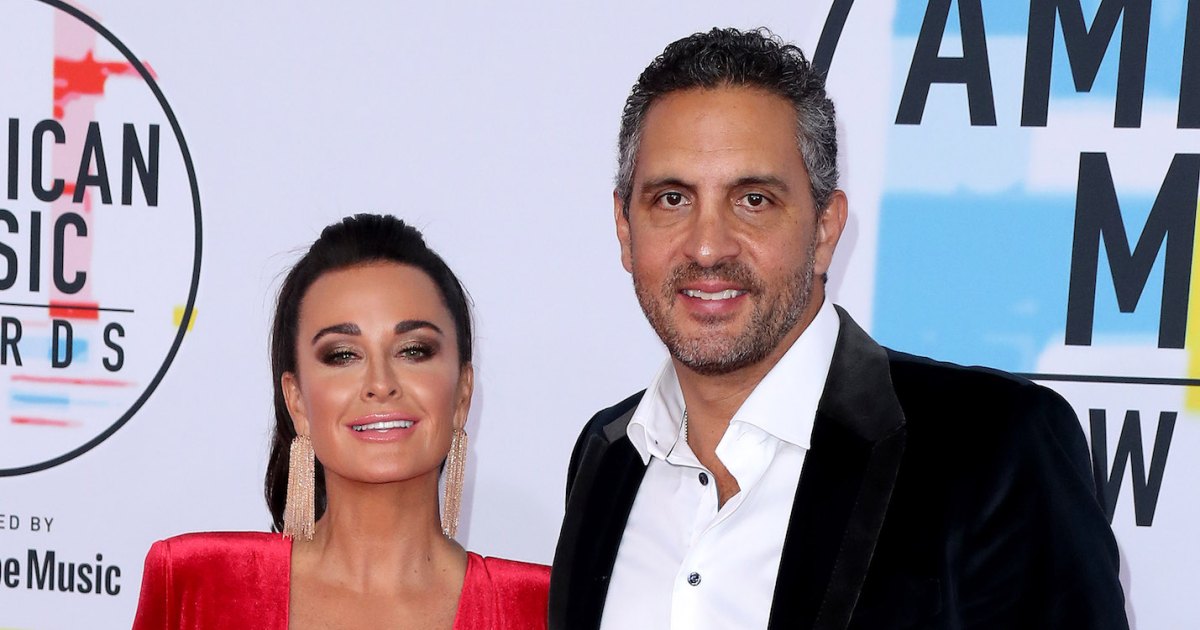 The Real Housewives of Beverly Hills: Unveiling Kyle Richards and Mauricio Umansky's Captivating Love Story