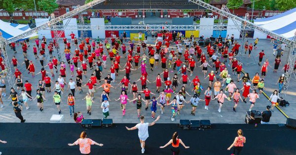 Lễ hội Huế - Zumba® Festival 2023: Hơn 3000 người đam mê thể thao chia sẻ niềm đam mê vô hạn!