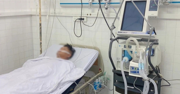 Kinh hoàng: Người đàn ông sống chết vì ngộ độc hải sản!
