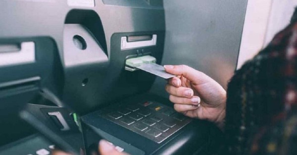 Bí quyết xử lý thẻ ATM bị khóa: Có thể rút tiền, chuyển tiền hay không?
