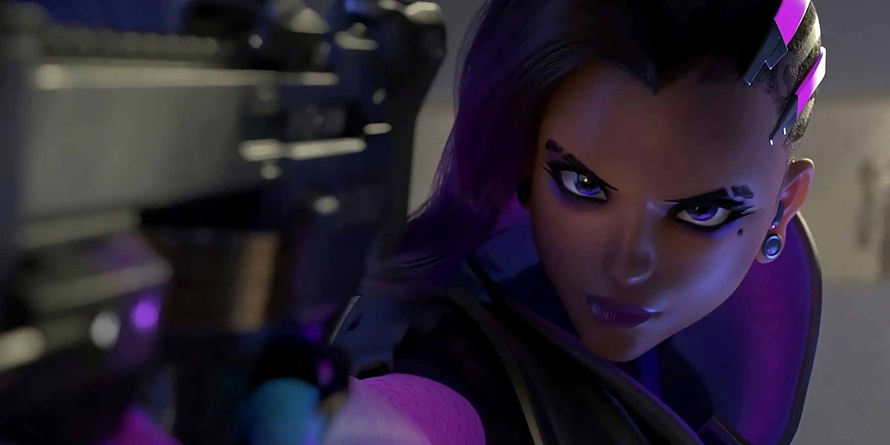 Sensational Overwatch 2 Skin Mashup: Sombra meets Cyberpunk’s Lucy in a Mind-Blowing Concept!