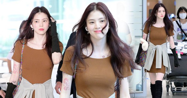 Han So Hee: Tạo hình gợi cảm nhưng gây tranh cãi với hình xăm lần đầu hé lộ tại sân bay
