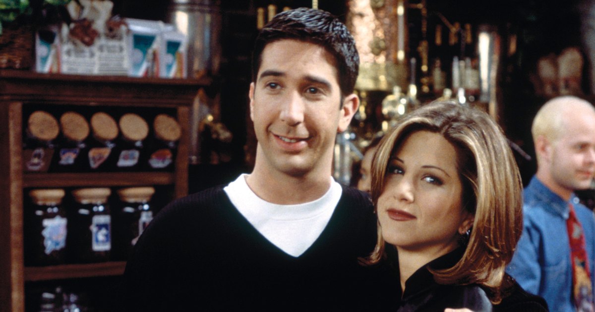 Unlock Jennifer Aniston's Secrets to Rock Rachel Green's Irresistible Lip Color - Get the Exact Shade Now!