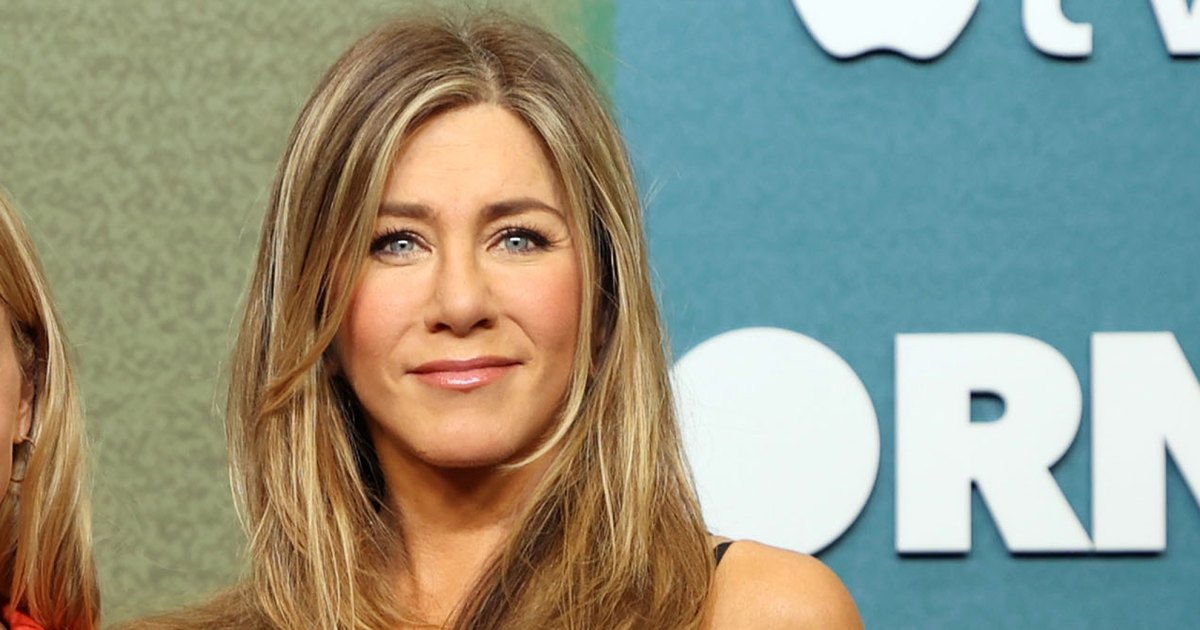 Get the Look of Lash Extensions with Jennifer Aniston's Favorite Mascara!