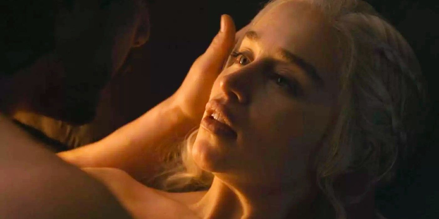 Emilia clarke season one sex scene