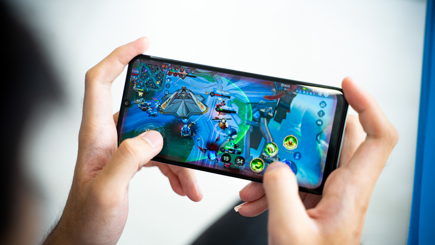 Top 5 smartphone chơi Liên Quân ngon lành, pin trâu, giá cực hấp dẫn từ 2 triệu đồng