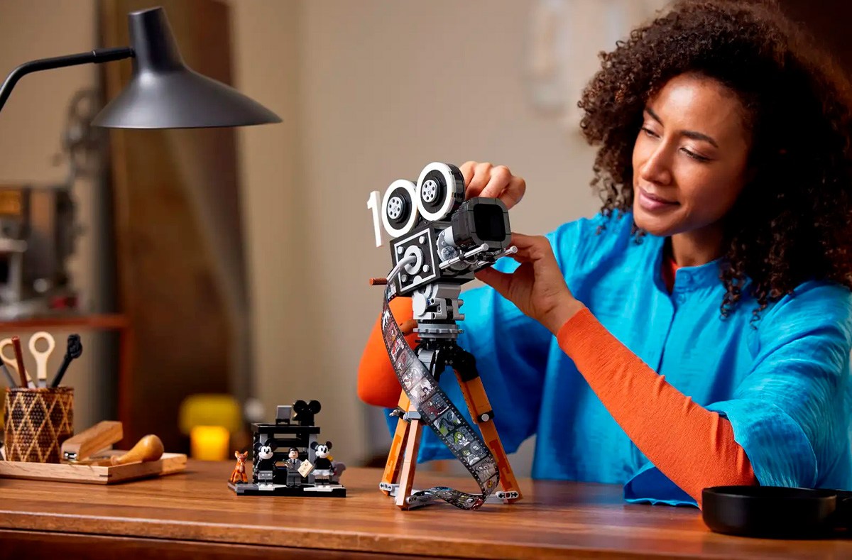 The Ultimate Lego Walt Disney Tribute: A Collector's Dream Come True!