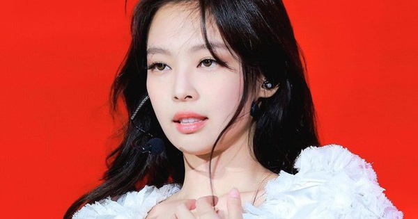 Jennie (BLACKPINK) gây sốt khi tiêm tĩnh mạch trong concert Born Pink Osaka: Lý do ngời ngời không thể bỏ qua!