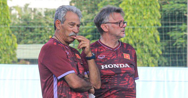 Ước mơ World Cup 2026: HLV Troussier sẽ có sự hỗ trợ đặc biệt từ 'quân sư' cho đội tuyển Việt Nam!