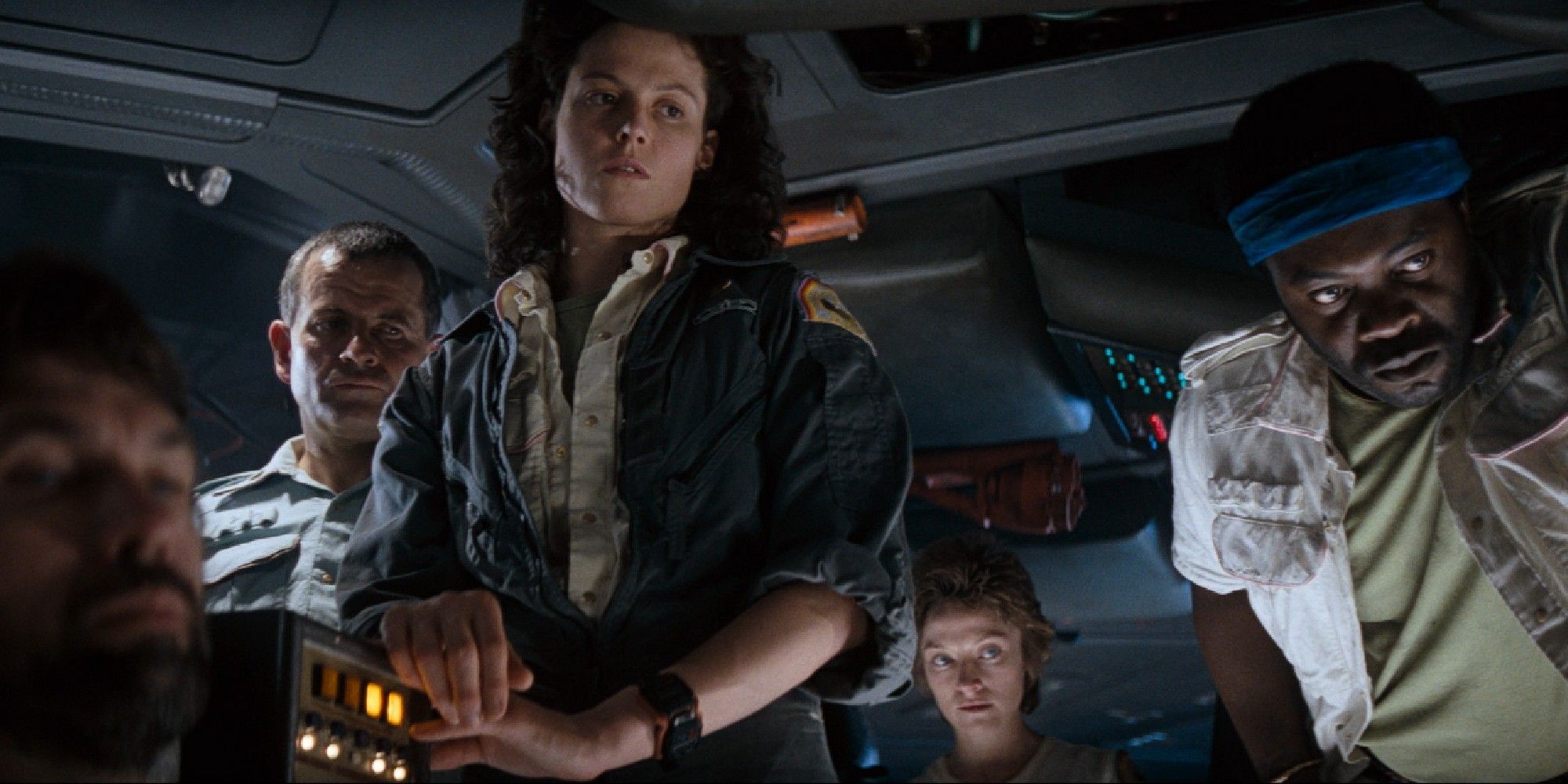 Hollywood Chaos: Alien TV Show Grinds to a Halt as Actors Demand Fair Pay – Behind-the-Scenes Secrets Revealed!