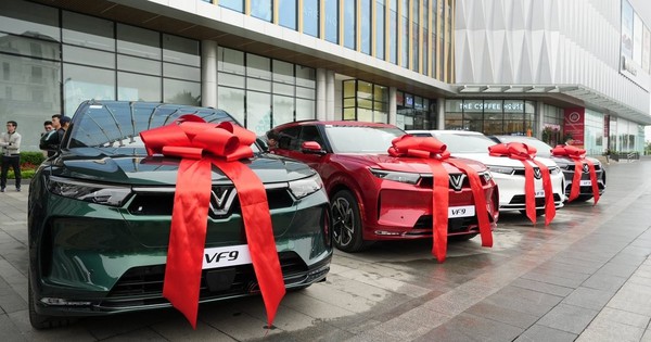 Hot! Cổ phiếu VinFast chìm sâu, tỷ phú Phạm Nhật Vượng mất hơn 3 tỷ USD trong 3 phiên cuối tháng 8